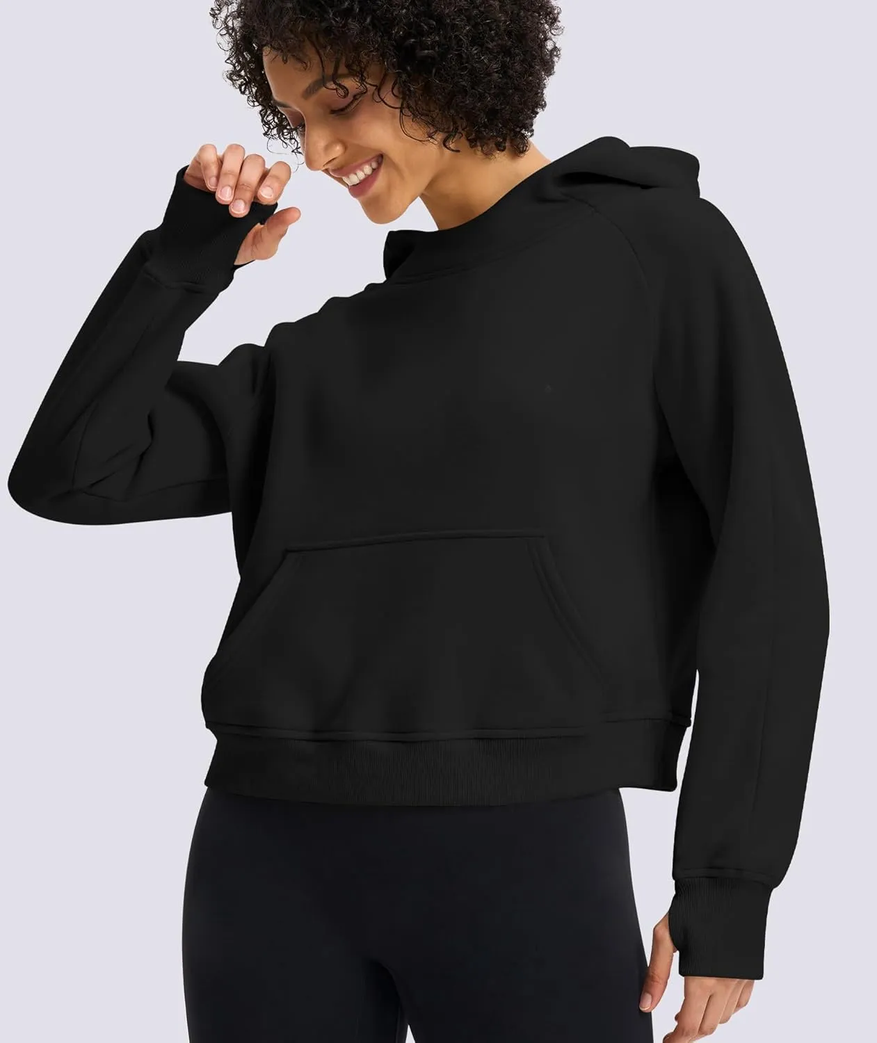 Womens Cropped Hoodies Mock Neck Sweatshirts Fall Fleece Lined Pullover with Thumb Hole 2024 Winter Clothes